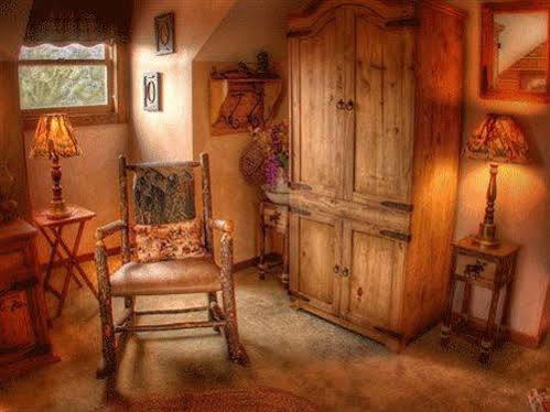 The Log House Lodge Three Rivers Chambre photo